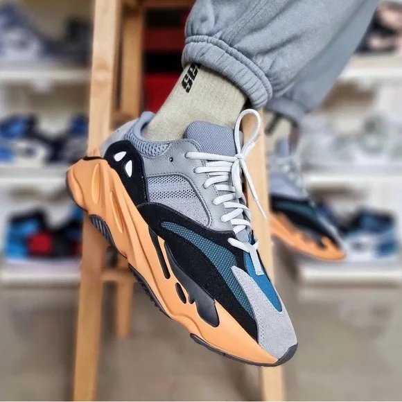 Like New Men’s Size 9 (Euro Sz 42.5) Yeezy Boost 700 Sneakers In Wash Orange - Picture 7 of 17